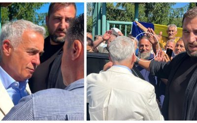 Vizită controversată la Mănăstirea Dobrovăț Fostul candidat la președinție, CĂLIN GEORGESCU, a fost protagonistul unui eveniment controversat în weekend, la Mănăstirea Dobrovăț din județul Iași