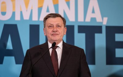 Crin Antonescu, atac dur la adresa premierului desemnat Siegfried Mureșan Fostul președinte al PNL, Crin Antonescu, a catalogat nominalizarea lui Siegfried Mureșan ca premier desemnat drept o „jignire profundă la adresa României și a PNL-ului”