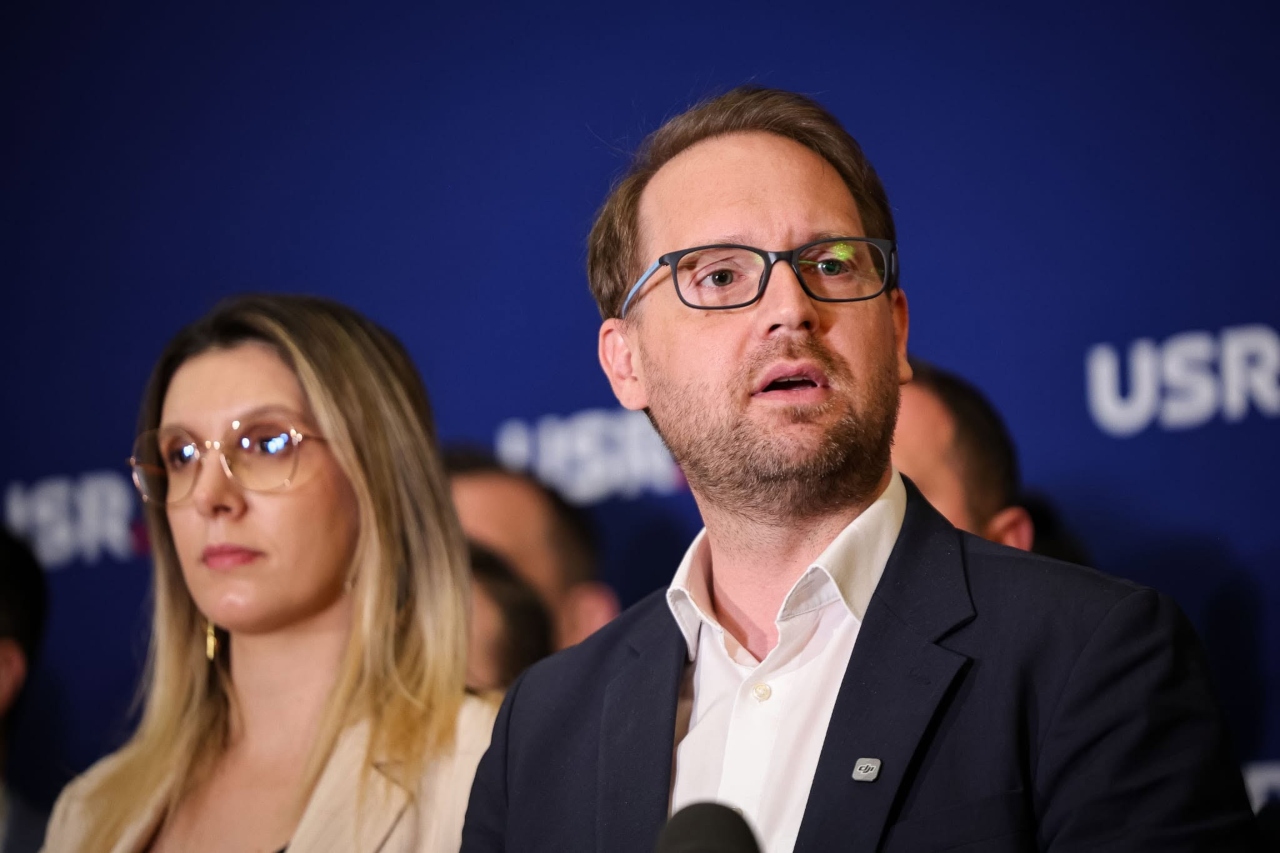 Fritz cere alegeri anticipate ca soluție la criza politică Liderul Uniunii Salvați România (USR), Dominic Fritz, a declarat că singura soluție pentru ieșirea din actuala criză politică din România o reprezintă alegerile anticipate
