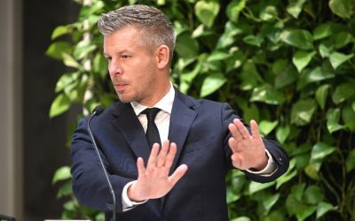 Premierul Ungariei, PÉTER MAGYAR, a lansat critici vehemente la adresa afacerilor omului de afaceri Attila BALÁZS, originar din județul Harghita, după ce companiile acestuia din Ungaria au intrat în procedură de insolvență
