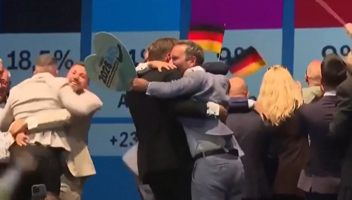 AfD, pe val în Saxonia-Anhalt: victoria istorică și ecourile politice Partidul Alternativa pentru Germania (AfD) a obținut un rezultat istoric în landul Saxonia-Anhalt, consolidându-și poziția ca o forță politică majoră în Germania