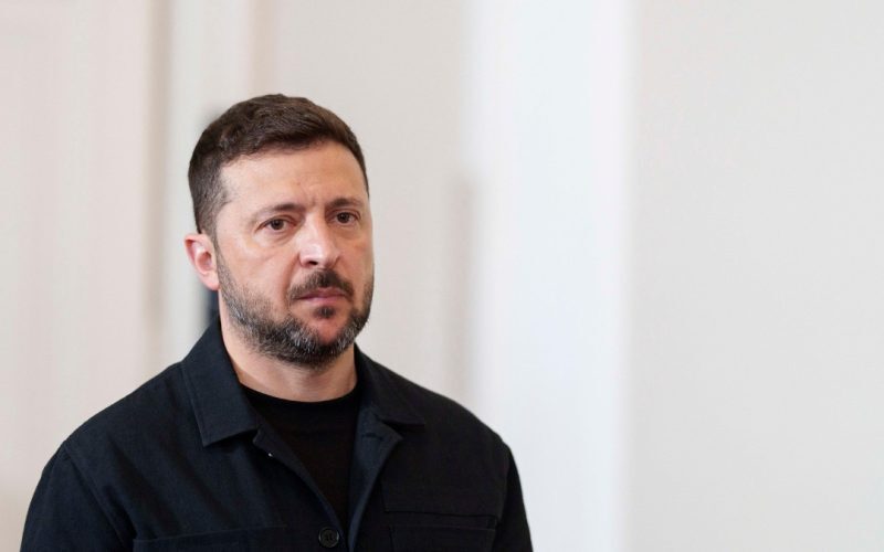 Avionul lui Zelenski, ținta de două ori a Rusiei în spațiul aerian moldovenesc Avionul prezidențial ucrainean, la bordul căruia se afla Volodimir Zelenski, a fost vizat de două ori de atacuri rusești în spațiul aerian al Republicii Moldova, în ultimele săptămâni