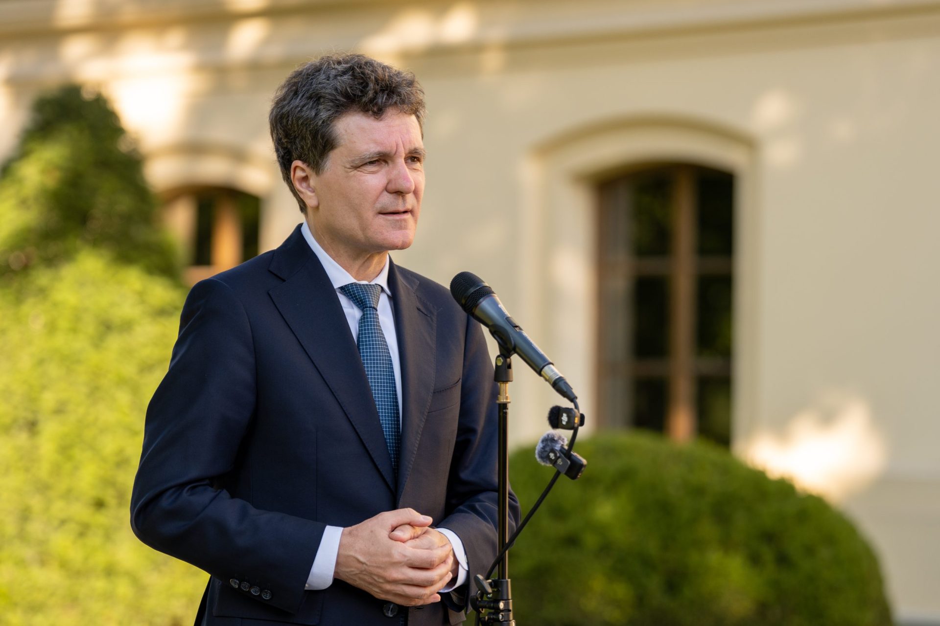 Nicușor Dan, întâlnire crucială cu diplomații români din străinătate