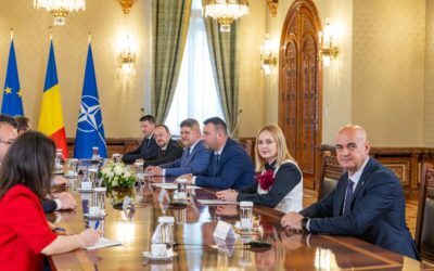 Propunerea pentru Premier, Mureșan, contestată de formațiunea PACE-Întâi România Președintele Nicușor Dan a anunțat joi nominalizarea europarlamentarului Siegfried Mureșan pentru funcția de premier, acesta fiind propunerea tripartită a PNL, USR și UDMR pentru șefia viitorului guvern