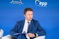 Mureșan, pe muchie de cuțit: Provocarea majorității parlamentare Siegfried Mureșan, propus premier de către trioul PNL-USR-UDMR, se confruntă cu o provocare majoră în Parlament