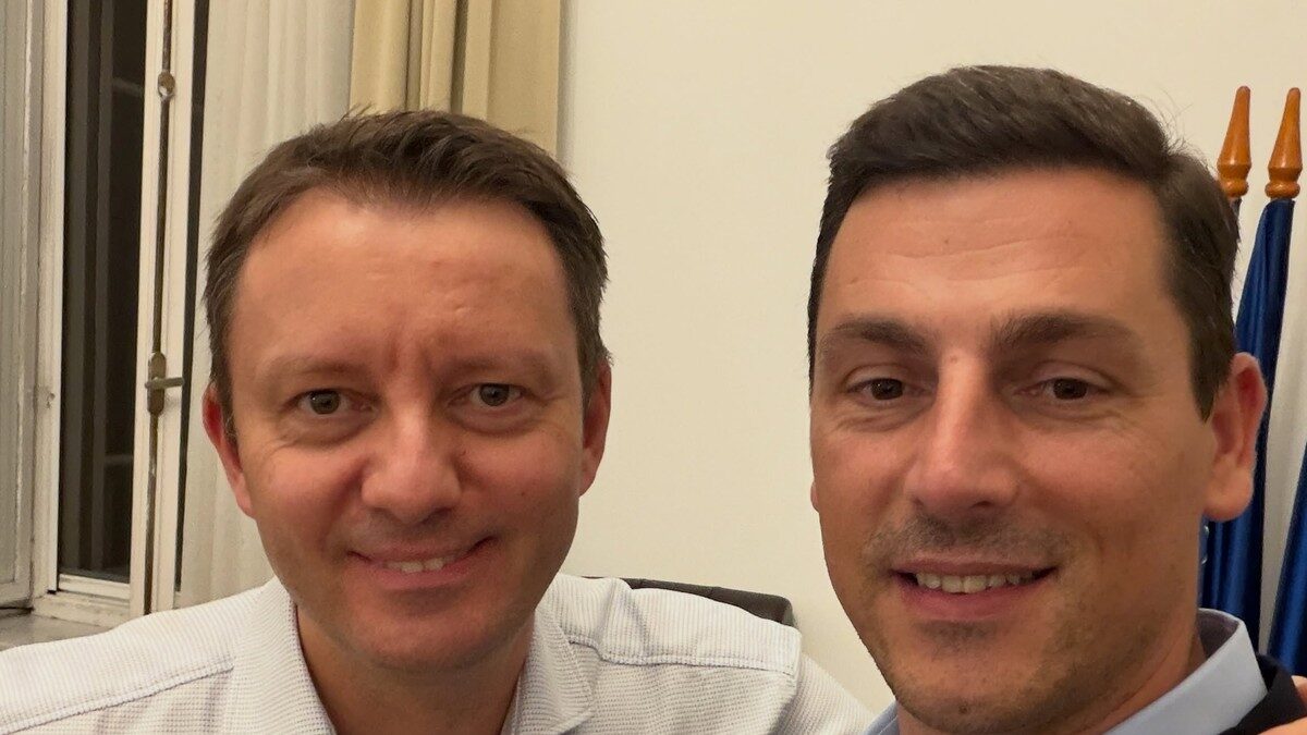 PSD, în fața unei decizii critice: Blocaj parlamentar sau sprijin pentru Guvern? Purtătorul de cuvânt al PNL, Ionel Bogdan, a lansat un apel către PSD, solicitând o poziție clară cu privire la viitorul Guvern