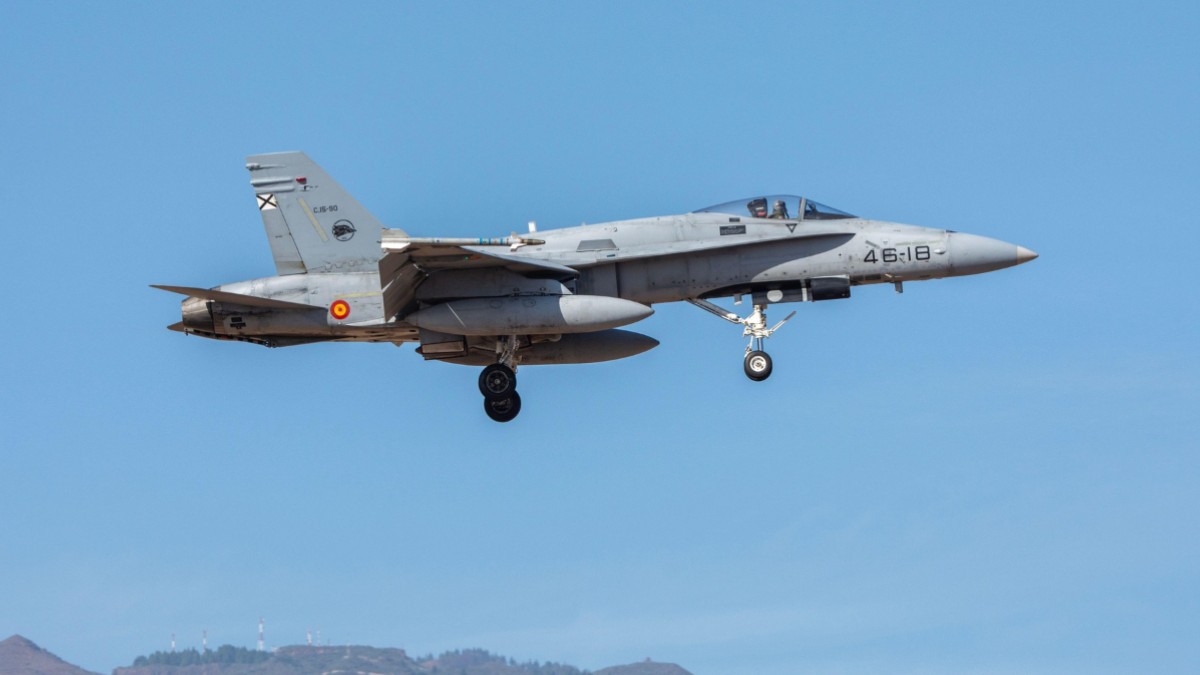 o dronă a intrat în spațiul aerian românesc în noaptea de sâmbătă spre duminică, determinând activarea sistemelor de alertă și mobilizarea forțelor aeriene