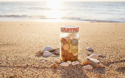 Românii au cheltuit aproape 4,9 miliarde de euro în străinătate în primele șase luni ale anului 2026, generând un deficit de 2,5 miliarde de euro din turismul intern