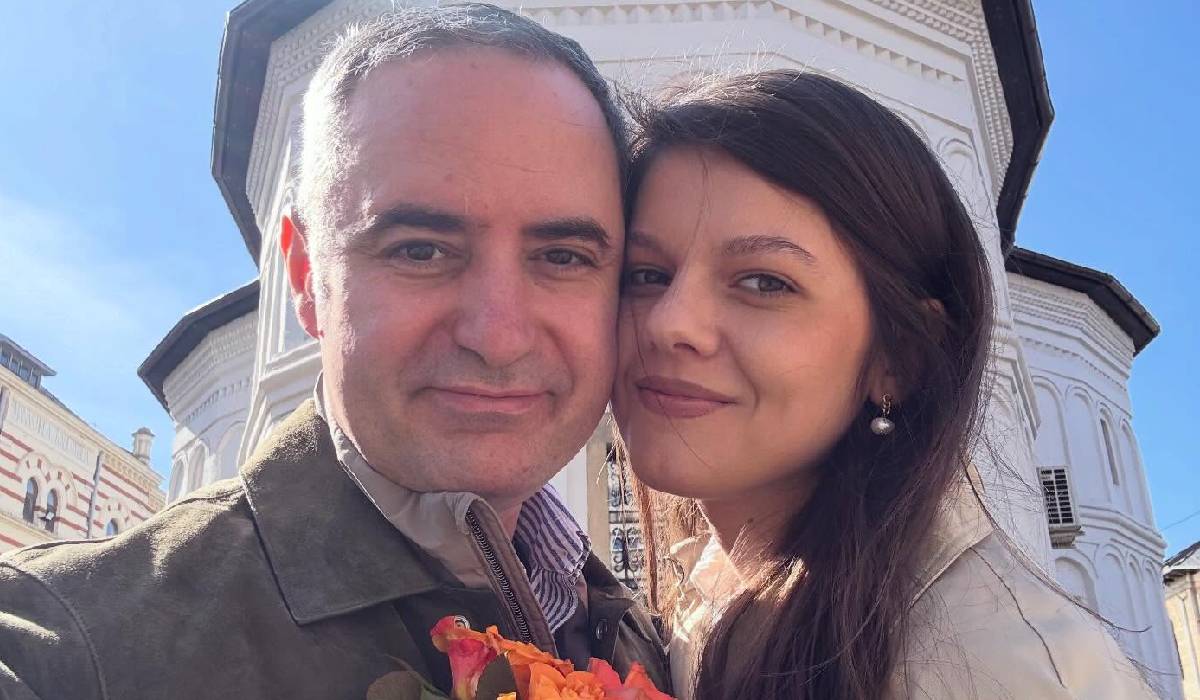 Maria Mihali, viitoarea soție a ministrului Nazare, se pregătește pentru nuntă cu un background academic solid Maria Mihali, cea care va deveni curând soția ministrului Alexandru Nazare, a demonstrat o combinație notabilă între pasiunea pentru folclor și o pregătire economică temeinică