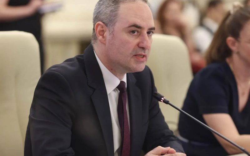 România își propune să atragă capital privat internațional pentru proiecte strategice, mizând pe predictibilitatea fiscală și pe consolidarea relațiilor cu investitorii