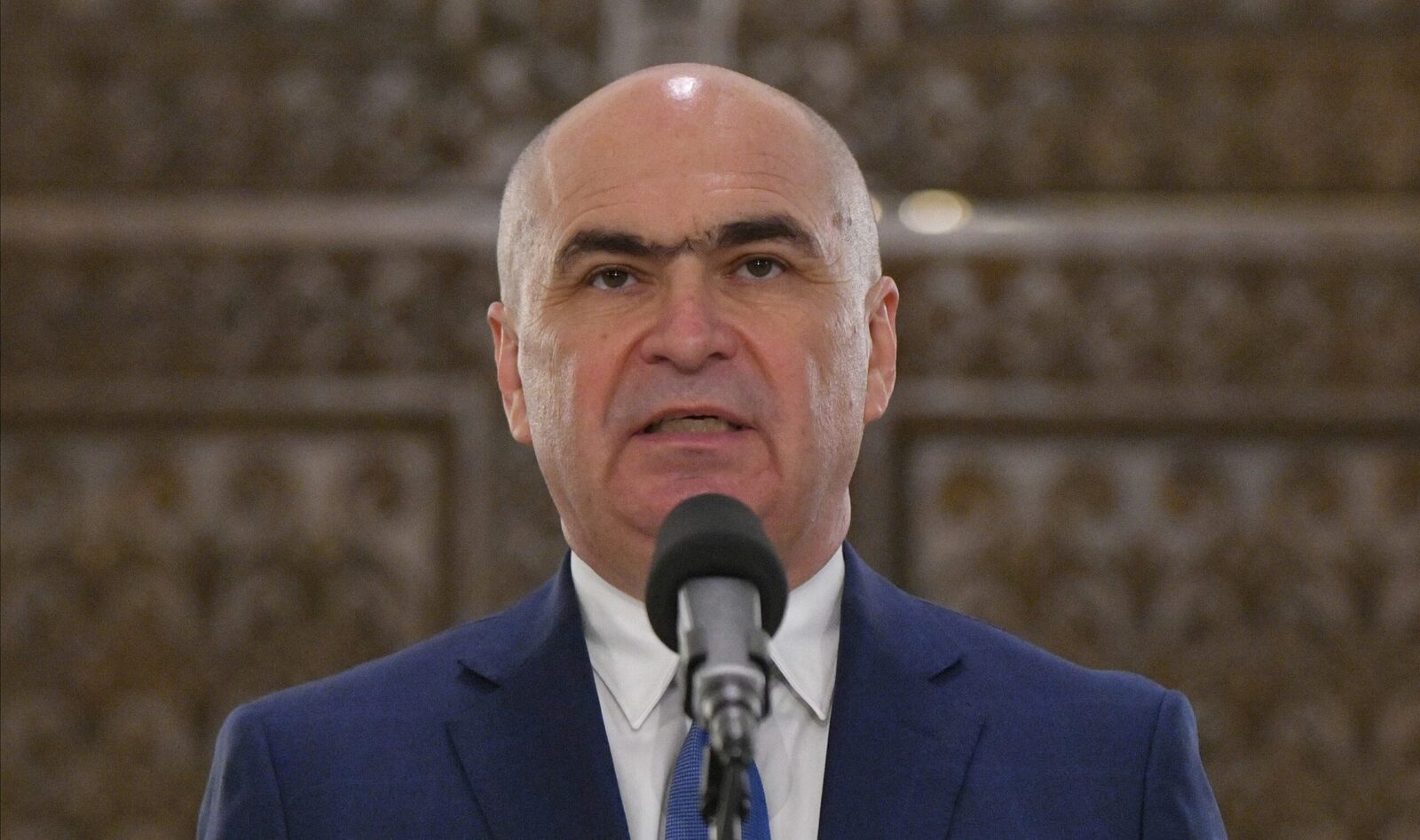 Spitalele Capitalei, în prag de colaps: Medicamente și materiale critice lipsesc Ilie Bolojan, premierul demis al României, aruncă vina pe Ministerul Sănătății pentru criza medicamentelor și a materialelor sanitare în spitalele din Capitală