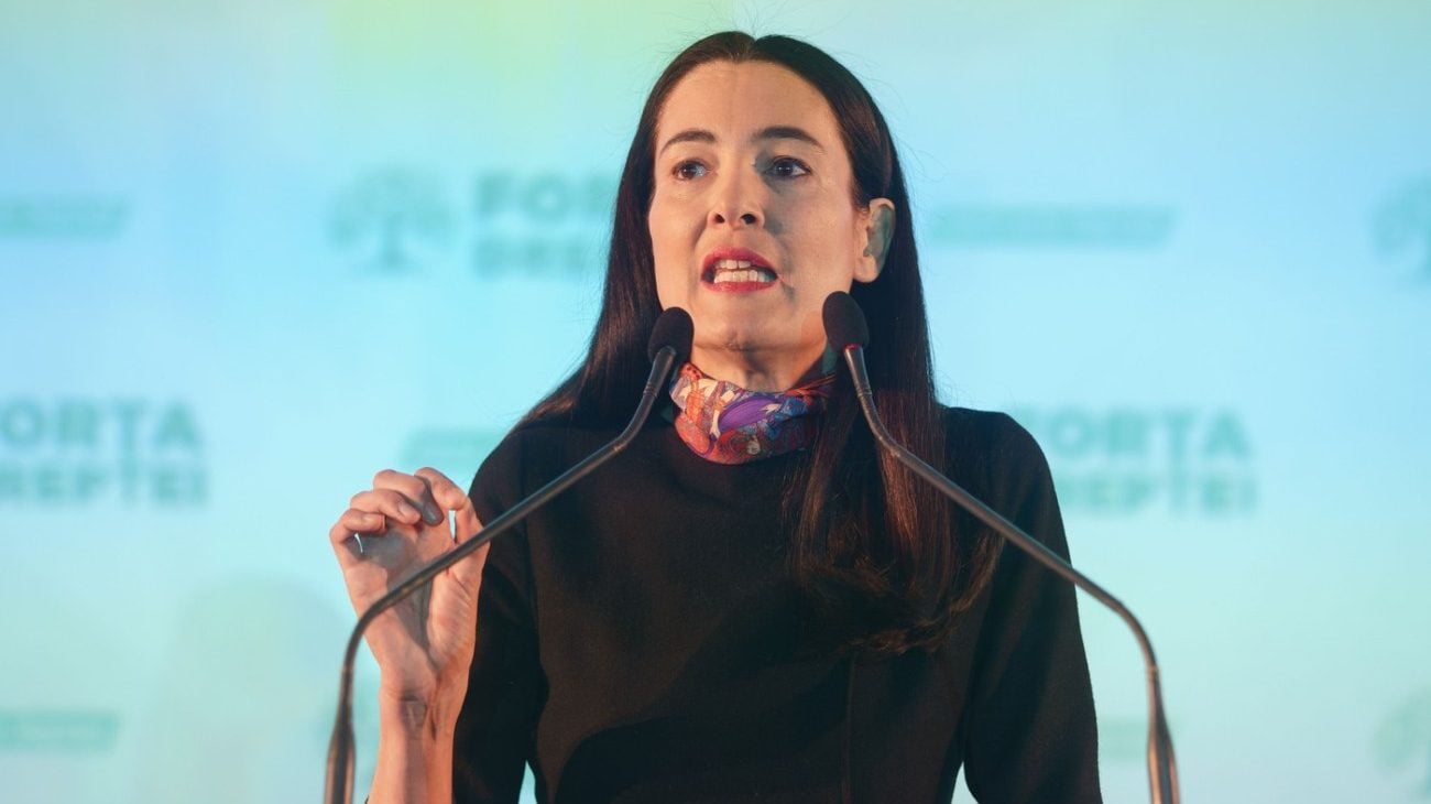 Clotilde Armand, condamnată în primă instanță în dosarul fondurilor europene Fosta primăriță a Sectorului 1, Clotilde Armand, a fost condamnată pe 31 august la un an de închisoare cu amânarea aplicării pedepsei, într-un dosar penal privind acuzații de conflict de interese legate de numirea sa ca manager de proiect cu fonduri europene