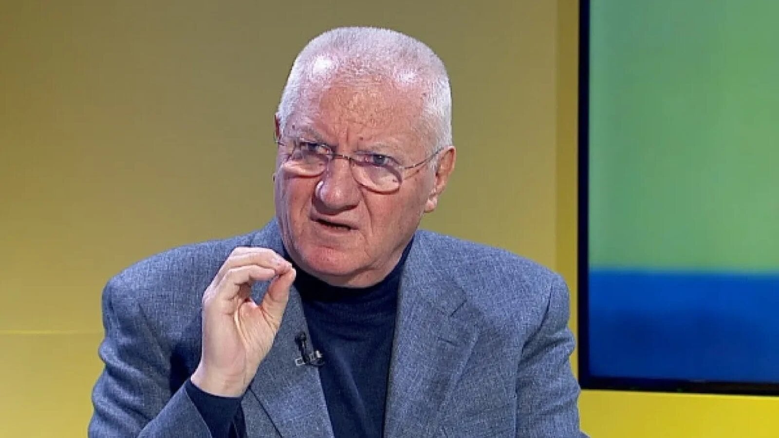 Dumitru Dragomir, fostul președinte al Ligii Profesioniste de Fotbal (LPF), a oferit o analiză pertinentă asupra dinamicii politice actuale din România, concentrându-se pe tensiunile dintre președintele Klaus Iohannis și gruparea condusă de Ilie Bolojan