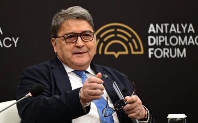 Victoria AfD în Saxonia-Anhalt marchează o pierdere pentru democrația liberală clasică Fostul ambasador al României în Germania, Emil Hurezeanu, consideră că victoria surprinzătoare a partidului de extremă-dreapta AfD în landul Saxonia-Anhalt reprezintă o pierdere pentru democrația liberală occidentală clasică