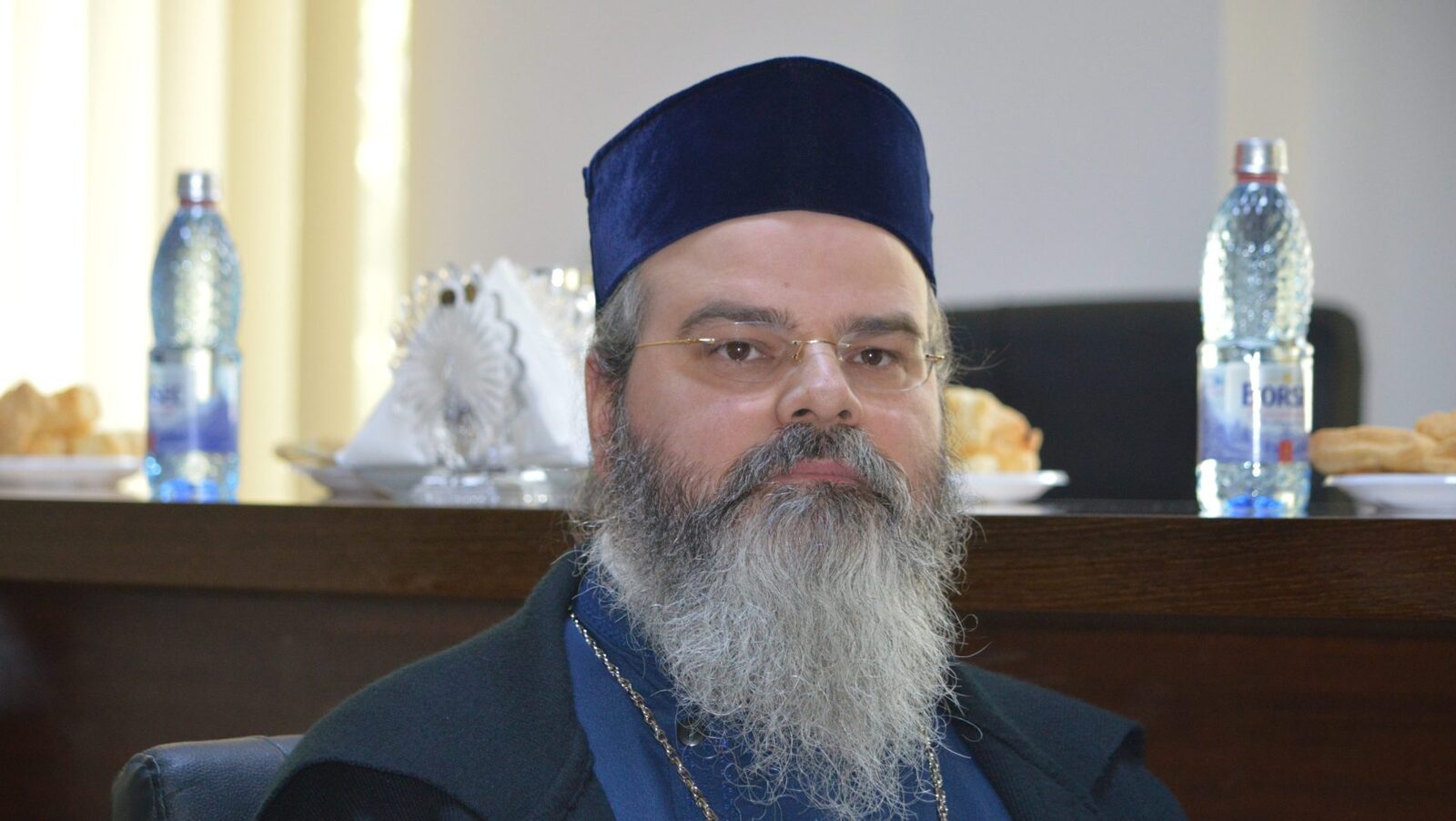 Episcopia Hușilor, fermă împotriva politizării lăcașurilor de cult Episcopia Hușilor a transmis un mesaj clar, dezaprobând orice tentativă de a transforma bisericile în spații de dezbatere politică