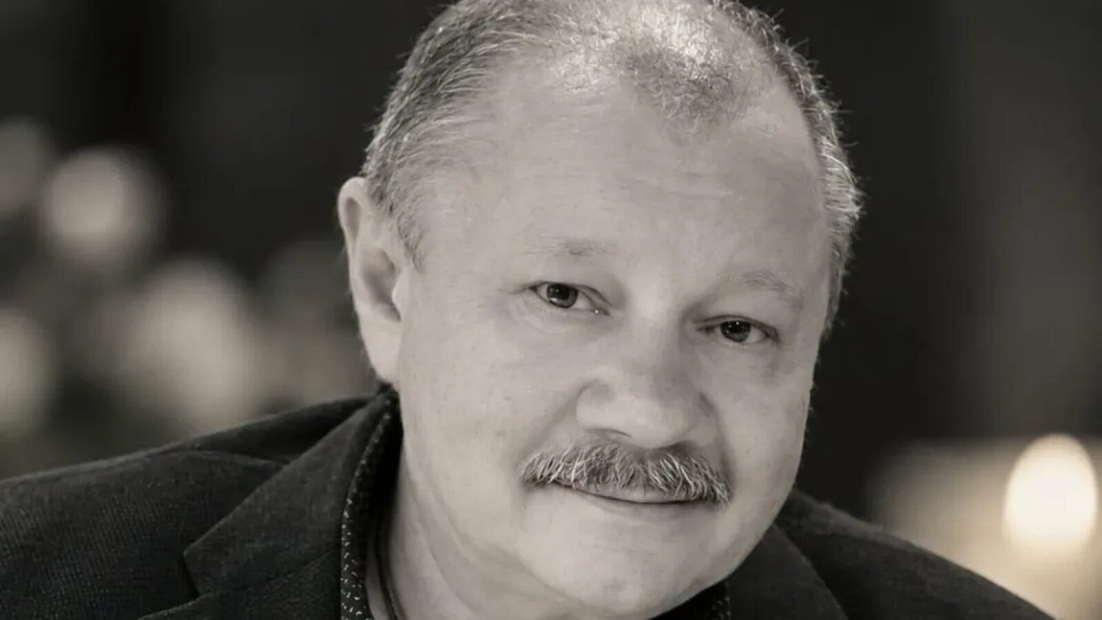 A murit jurnalistul George Scarlat Vestea decesului jurnalistului și analistului politic George Scarlat a fost confirmată de Dan Dungaciu, prim-vicepreședintele Alianței pentru Unirea Românilor (AUR), pe pagina sa de socializare
