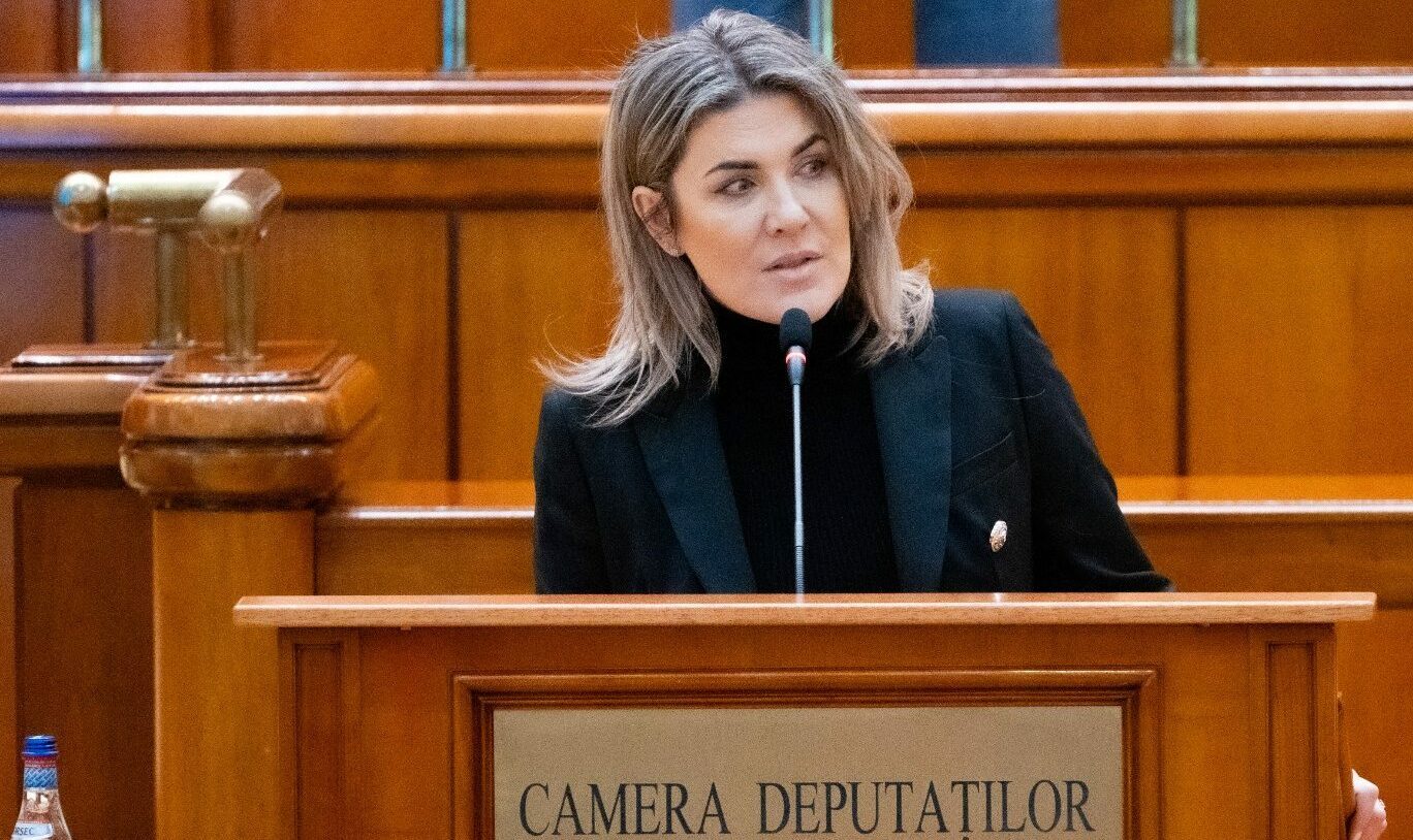 Deputata AUR Gianina Șerban acuză jandarmii de abuz și hărțuire în timpul protestului fermierilor din Piața Victoriei