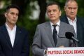 Guvernul se clatină: PSD la trei voturi de majoritate, Nicușor Dan caută un tehnocrat România se află pe muchie de cuțit în ceea ce privește formarea unui nou Executiv, o simulare realizată de Antena 3 CNN indicând că Partidul Social Democrat (PSD), condus de Sorin Grindeanu, ar obține 230 de voturi din cele 233 necesare pentru învestirea Guvernului