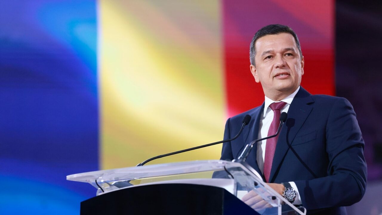 Grindeanu cere formarea rapidă a Guvernului și critică negocierile politice Președintele PSD, SORIN GRINDEANU, a cerut vineri formarea urgentă a unui Guvern cu puteri depline, criticând negocierile politice care, în opinia sa, întârzie găsirea unei soluții viabile