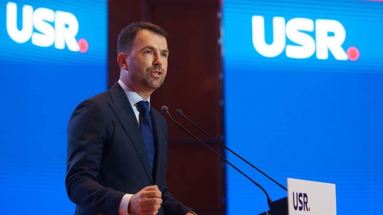 UDMR, acuzat de Cătălin Drulă că a ajutat extremismul în Parlament Cătălin Drulă, liderul Uniunii Salvați România (USR), a lansat acuzații virulente la adresa Uniunii Democrate Maghiare din România (UDMR), susținând că formațiunea a contribuit la consolidarea extremismului în Legislativ