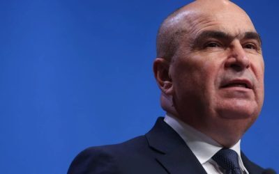 Scrie un articol de presă în stil jurnalistic românesc despre: Cuprins:PNL nu va vota un guvern condus de Luca Niculescu, în cazul în care social-democrații primesc funcții, spun surse liberale pentru Mediafax