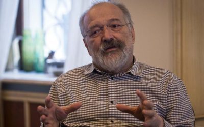 Numirea Sorinei Matei ca interimar la conducerea Televiziunii Române (TVR) este percepută de scriitorul Stelian Tănase ca având o dublă miză politică: pe de o parte, dorința AUR de a fi mai bine reprezentat, iar pe de altă parte, pregătirea pentru viitoarele alegeri