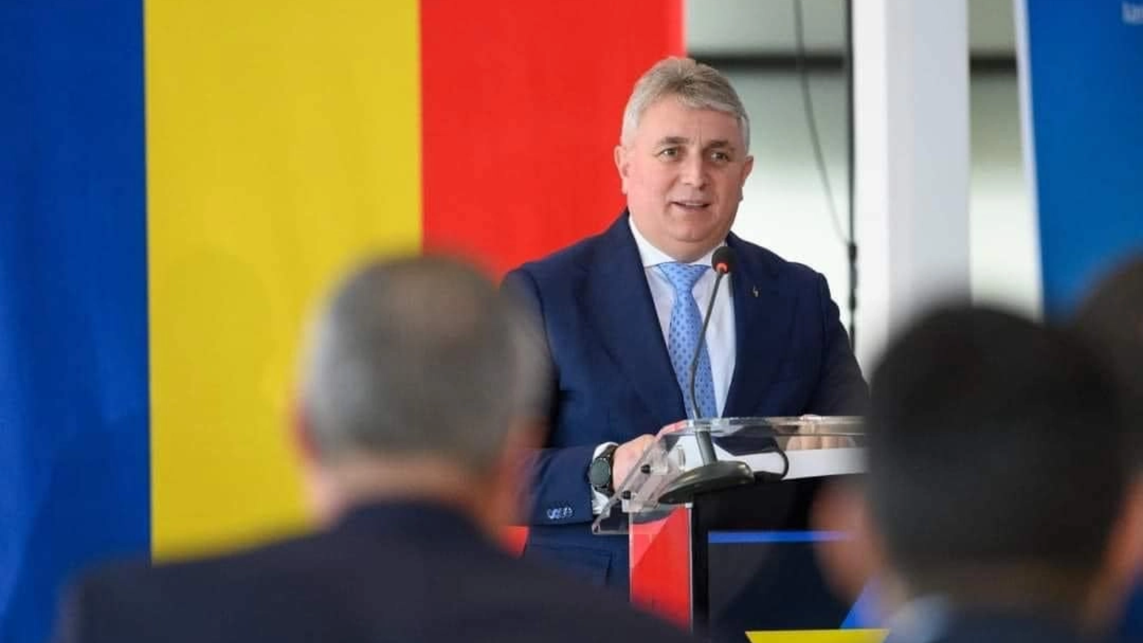 Lucian Bode, achitat de acuzațiile de plagiat, denunță un „kompromat politic” Fostul ministru de Interne, Lucian Bode, a fost achitat definitiv de acuzațiile de plagiat în teza sa de doctorat, verdictul final venind de la Consiliul Naţional de Etică a Cercetării Ştiinţifice, Dezvoltării Tehnologice şi Inovării (CNECSDTI), unde s-a pronunțat cu 18 voturi „pentru” și unul „împotrivă”