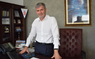 Valeriu Iftime, președintele Consiliului Județean Botoșani, îndeamnă Partidul Național Liberal (PNL) și pe premierul desemnat, Siegfried Mureșan, să înceteze atacurile politice și să depună eforturi pentru a convinge Partidul Social Democrat (PSD) să susțină formarea noului guvern