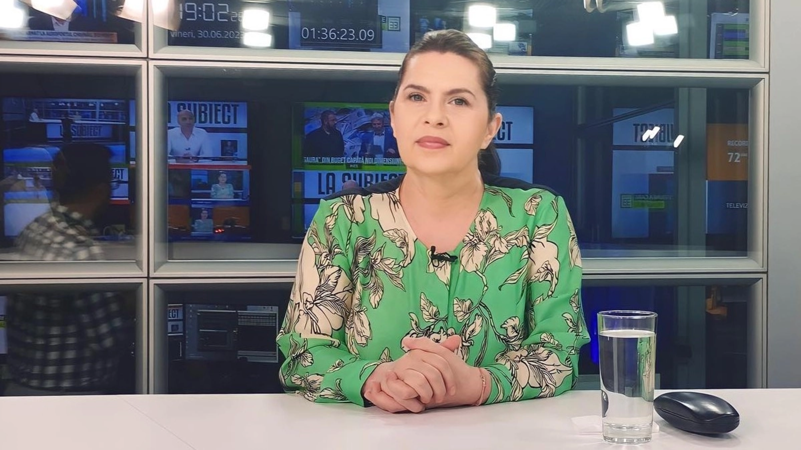Adriana Săftoiu contestă decizia CCR privind mandatul la TVR, dar argumentele sale sunt infirmate de textul deciziei Adriana Săftoiu a revenit cu o reacție în care susține că încetarea mandatului său de președinte-director general al TVR, în urma publicării Deciziei CCR nr
