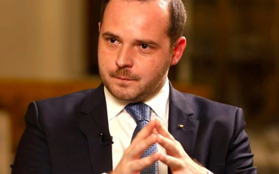 Alexandru Rogobete, fost ministru al Sănătății, a criticat vehement declarațiile făcute de Siegfried Mureșan, premierul desemnat, subliniind o presupusă lipsă de viziune concretă în ceea ce privește investițiile și modernizarea țării