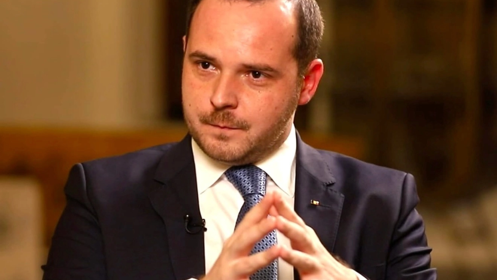 Alexandru Rogobete, fost ministru al Sănătății, a criticat vehement declarațiile făcute de Siegfried Mureșan, premierul desemnat, subliniind o presupusă lipsă de viziune concretă în ceea ce privește investițiile și modernizarea țării