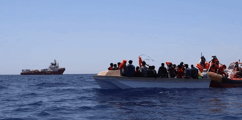 UE caută parteneri din afara blocului pentru centre de migranți Cinci state membre ale Uniunii Europene – Danemarca, Austria, Germania, Țările de Jos și Grecia – au convenit asupra unui plan comun pentru a crea centre în afara UE, unde migranții ale căror cereri de azil au fost respinse ar putea fi transferați