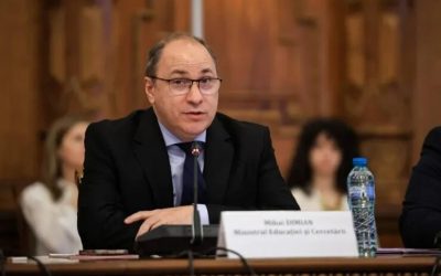 Ministrul Educației, Mihai DIMIAN, a atras atenția asupra necesității unei analize aprofundate a cauzelor rezultatelor slabe obținute de elevii români la testele PISA, înainte de a implementa noi reforme