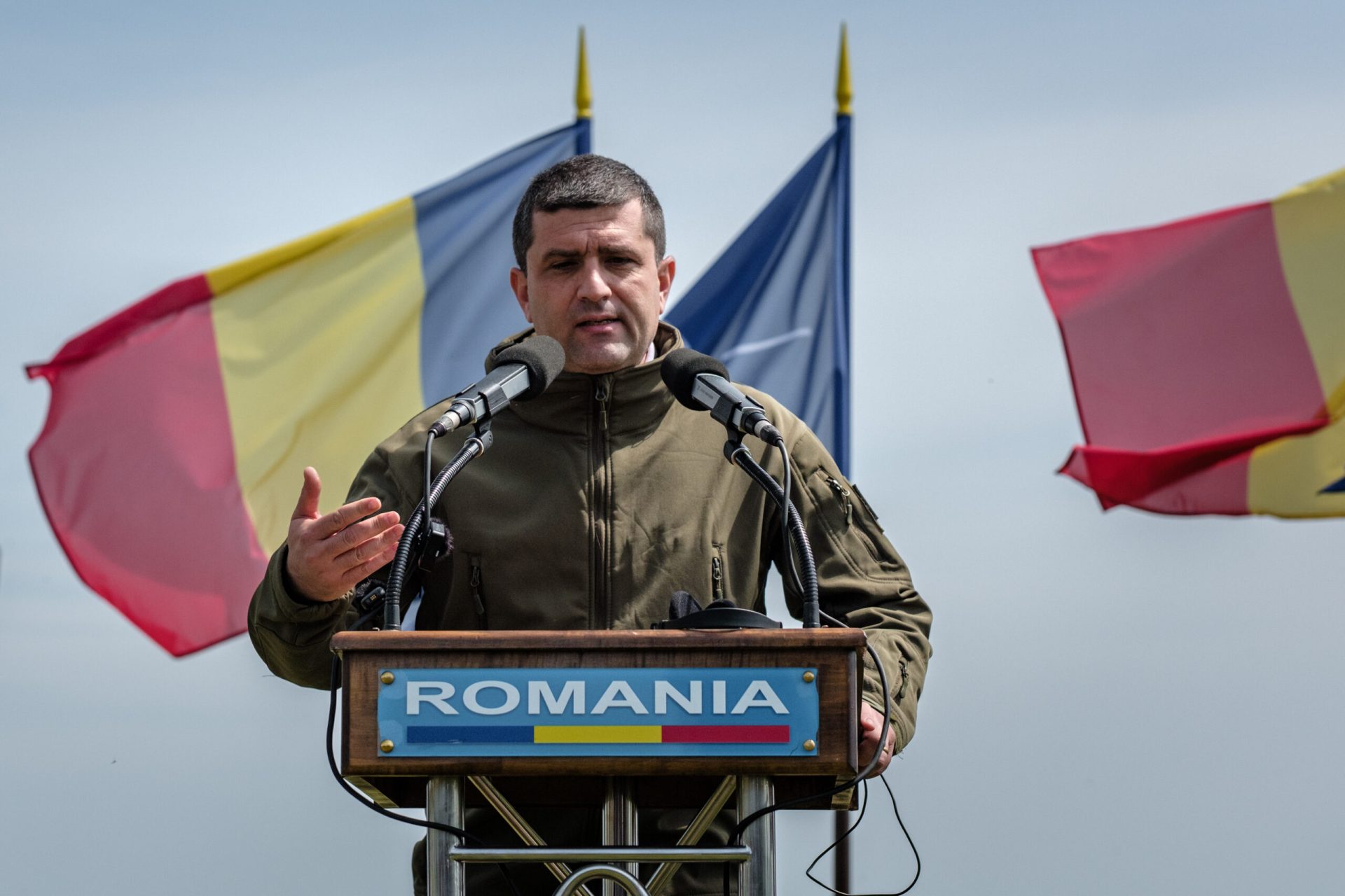 Radu Miruță, ministru interimar al Apărării și Transporturilor, a anunțat aprobarea unor indicatori tehnico-economici pentru două proiecte majore de infrastructură, cu o valoare cumulată estimată la 4 miliarde de euro