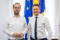 Mureșan vizează susținerea USR pentru reformarea României Europarlamentarul PNL, Siegfried Mureșan, desemnat de președintele Nicușor Dan pentru funcția de prim-ministru, și-a exprimat joi, 23 septembrie, pe pagina personală de Facebook, convingerea că Uniunea Salvați România (USR) va fi un partener de nădejde în procesul de reformare a țării
