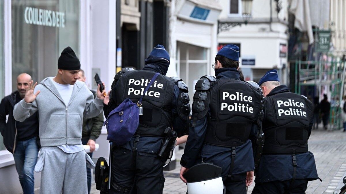 Parchetul din Gent, Belgia, solicită trimiterea în fața Curții cu Jurați a unui român în vârstă de 35 de ani, acuzat de jefuirea și uciderea fostei campioane belgiene la scrimă, GEORGETTE VAN DEN BOEGAERDE