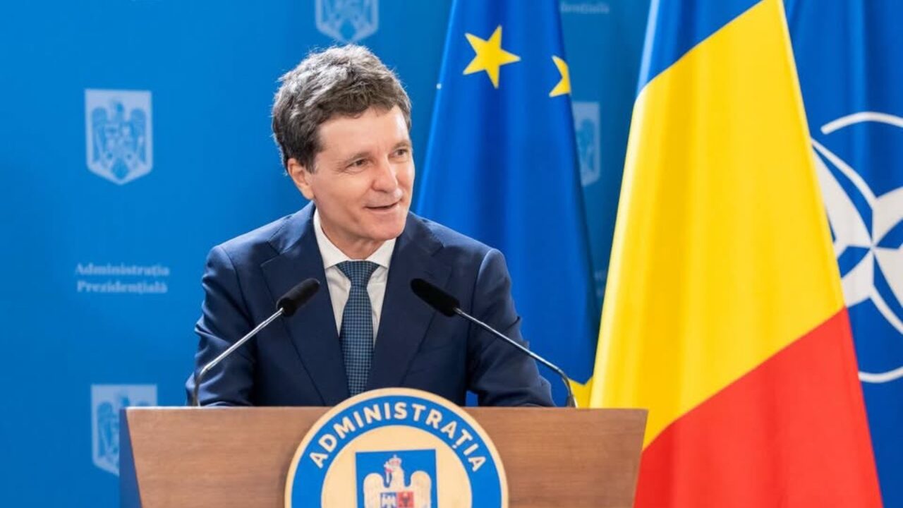 Negocieri pentru Guvernul Nicușor Dan, blocajul persistă Președintele Nicușor Dan a purtat discuții cu liderii partidelor parlamentare în vederea formării unei majorități guvernamentale, însă negocierile nu au ajuns încă la un rezultat pozitiv