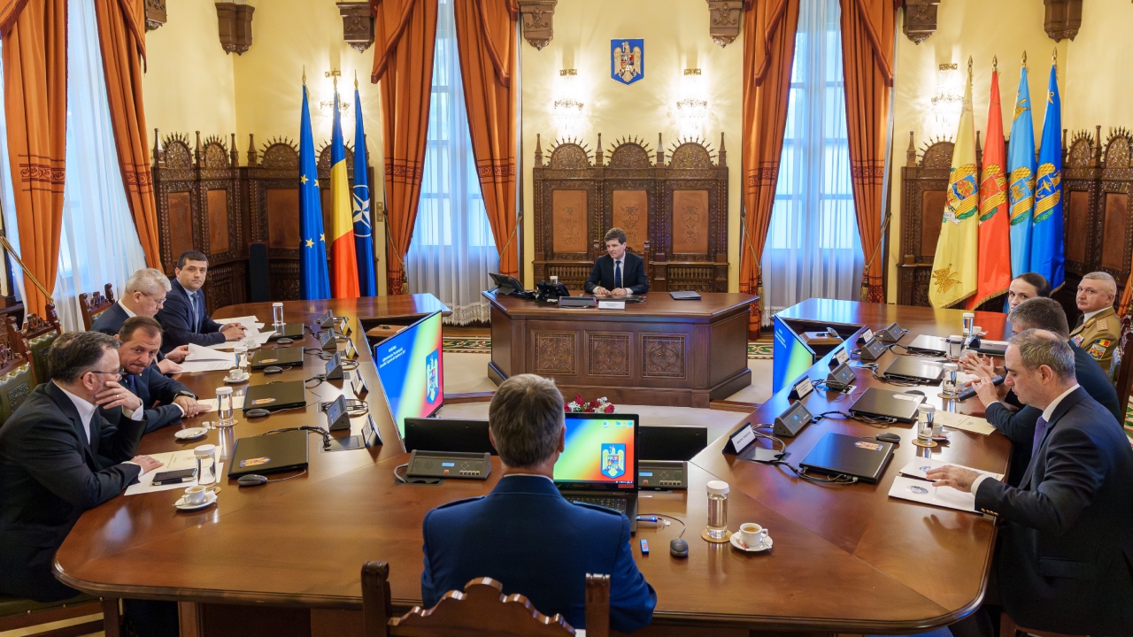 CSAT discută viitorul prezenței militare americane în România și modernizarea Armatei Președintele Nicușor Dan a convocat Consiliul Suprem de Apărare a Țării (CSAT) pentru luni, 7 septembrie, începând cu ora 15:00, la Palatul Cotroceni