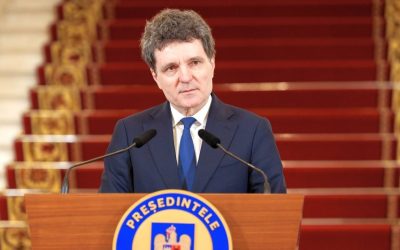 Patru luni de blocaj politic, România așteaptă un nou guvern România se confruntă de patru luni cu o criză politică prelungită, timp în care nu a reușit să formeze un guvern cu puteri depline