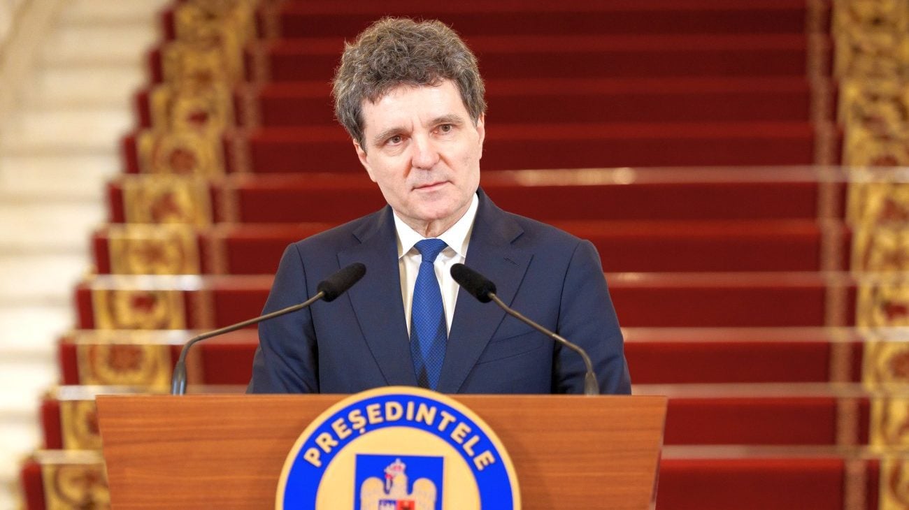 Patru luni de blocaj politic, România așteaptă un nou guvern România se confruntă de patru luni cu o criză politică prelungită, timp în care nu a reușit să formeze un guvern cu puteri depline