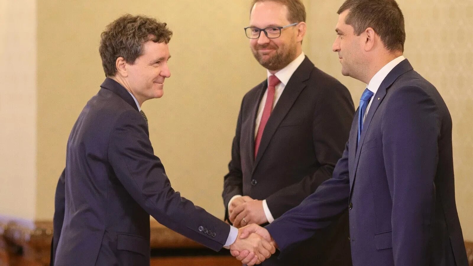 Președintele Nicușor Dan a lansat acuzații grave la adresa liderilor politici din România, acuzându-i de iresponsabilitate și prioritizarea intereselor de partid în detrimentul celor naționale