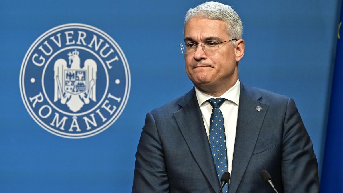 Sindicatele MIPE, replică acidă la adresa ministrului PÎSLARU: „Agresorul instituțional ați fost chiar dumneavoastră!” Ministrul Investițiilor și Proiectelor Europene (MIPE), Dragoș Pîslaru, a stârnit un val de reacții vehemente din partea angajaților ministerului după ce, într-un interviu acordat Recorder, a declarat că sindicatele ar suferi de un „sindrom Stockholm”, fiind dependente de un PSD care nu le respectă promisiunile