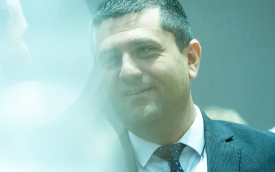 Radu Miruță, ministrul interimar al Apărării, i-a răspuns ferm primarului Craiovei, Lia Olguța Vasilescu, în privința negocierilor pentru formarea unui nou guvern, condus de Siegfried Mureșan