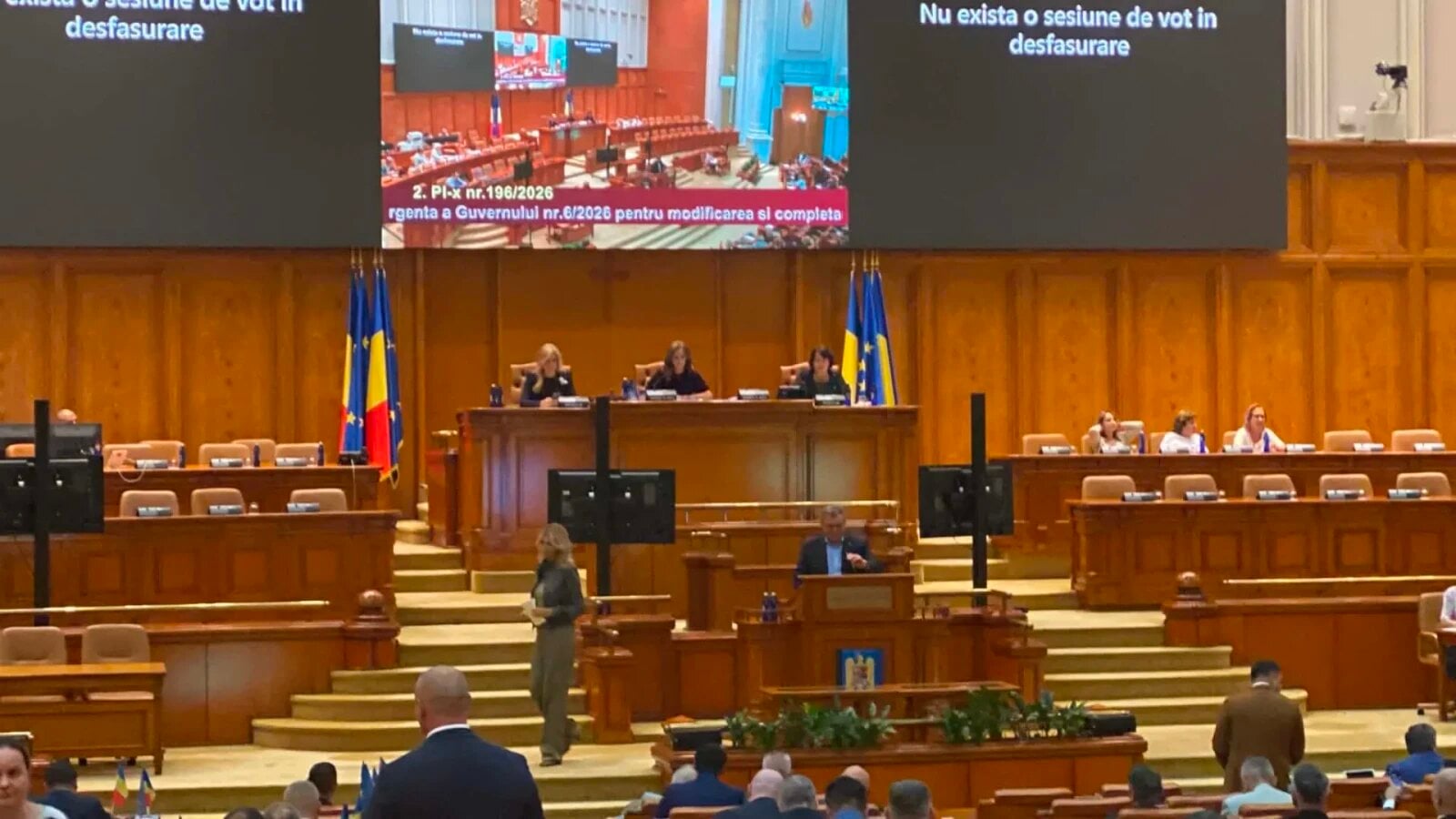 Scandal în plenul Camerei Deputaților: Ceartă pe procedură între Raluca Turcan și Natalia Intotero O dispută aprinsă pe procedură a marcat ședința plenului Camerei Deputaților, unde Raluca Turcan, vicelider al grupului PNL, a intrat în conflict cu președintele de ședință, Natalia Intotero (PSD)