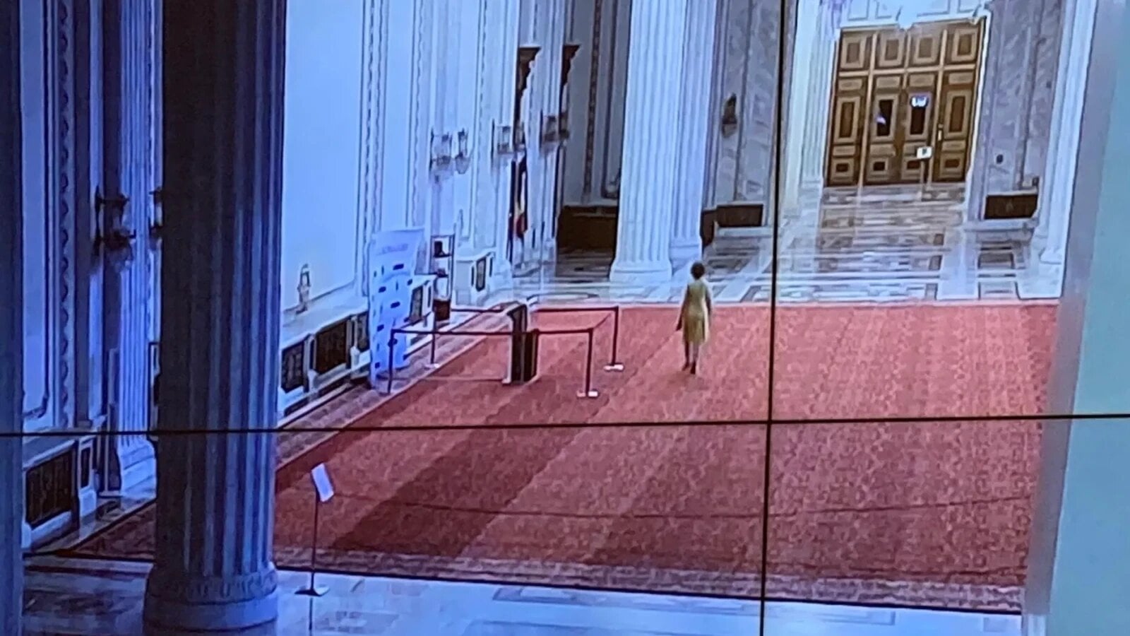 Ancheta parlamentară privind întâlnirea dintre premierul ILIE BOLojan și președintele Curții Constituționale, ELENA-SIMINA TĂNĂSESCU, desfășurată pe 14 august în biroul președintelui Senatului, MIRCEA ABRUDEAN, s-a reluat marți în Comisia de constituționalitate a Senatului