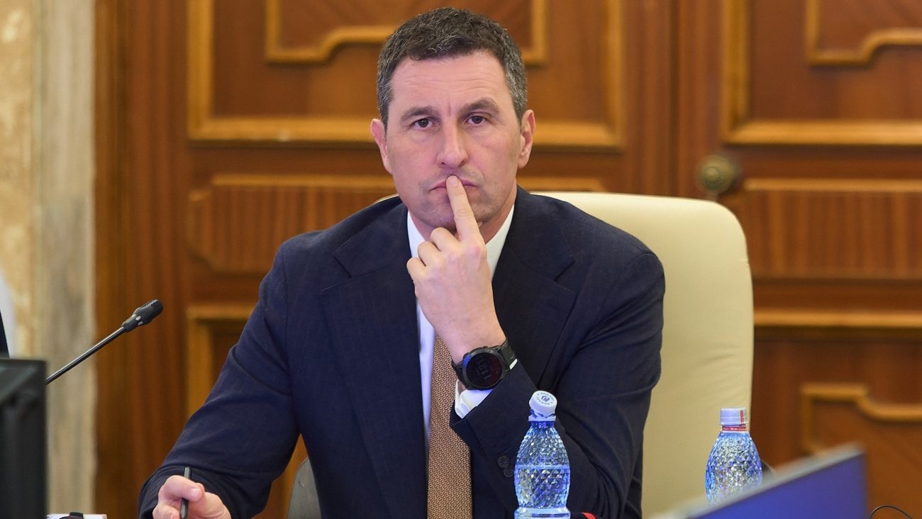 UDMR respinge categoric orice colaborare cu formațiuni desprinse din AUR Uniunea Democrată Maghiară din România (UDMR) a respins ferm posibilitatea de a susține un guvern care să beneficieze de sprijinul unor grupuri desprinse din AUR