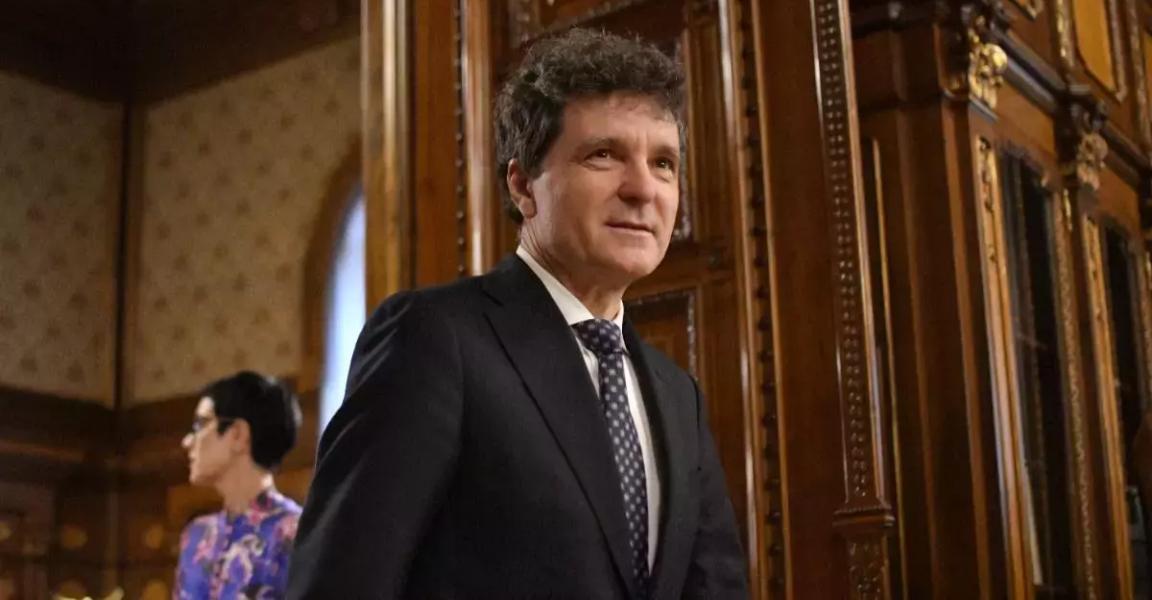 Alexandru Nazare pare a fi cel mai probabil nume vehiculat pentru funcția de premier, conform surselor politice, deși nu este exclusă o propunere-surpriză din partea Președintelui Klaus Iohannis