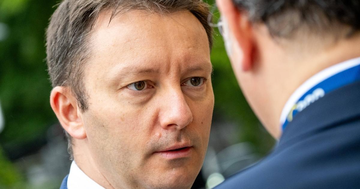 Siegfried Mureșan, propunerea liberală pentru premier, ținta ironiilor PSD Numele europarlamentarului PNL, Siegfried Mureșan, propus de liberali și de alte formațiuni ca alternativă la Guvernul Grindeanu, a devenit subiect de discuție și, mai nou, de ironii în spațiul politic, în special în rândul PSD