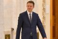 Siegfried Mureșan, nominalizat pentru funcția de premier, a prezentat astăzi programul de guvernare și lista cabinetului propus, marcând un nou pas în procesul de formare a unui nou Executiv, după eșecurile precedente ale lui Eugen Tomac și Adrian Veștea