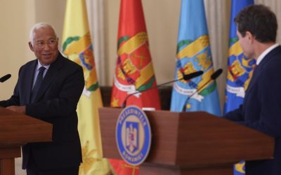 Președintele Consiliului European, ANTONIO COSTA, a declarat joi că recentele încălcări ale spațiului aerian român și incidentele cu drone marine sunt „profund îngrijorătoare”, subliniind solidaritatea fermă a Uniunii Europene cu România în fața amenințărilor